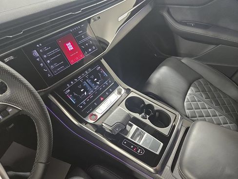 Used 2025 Audi SQ7 Prestige AWD/4WD image 9