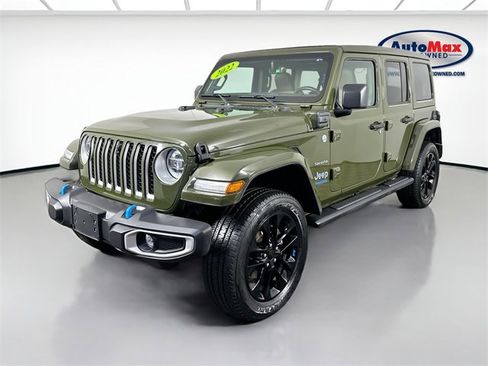 Used 2022 Jeep Wrangler Unlimited Sahara w/ Cold Weather Group image 5