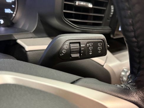 Used 2023 Ford Explorer XLT image 15