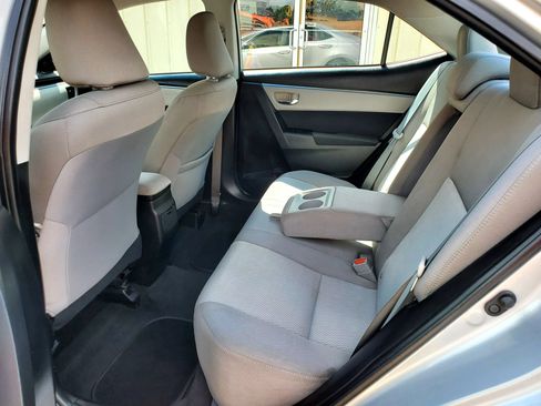 Used 2016 Toyota Corolla LE FWD image 4