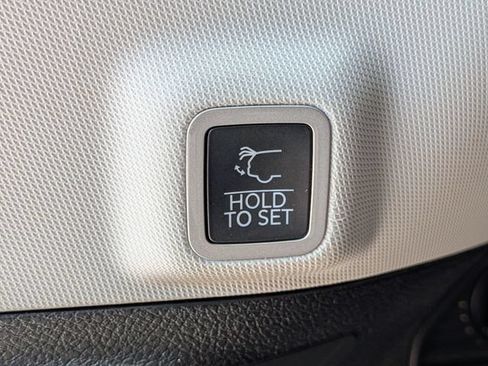 Certified 2023 Jeep Grand Cherokee Limited w/ Trailer Tow Prep Group (B) AWD/4WD image 30