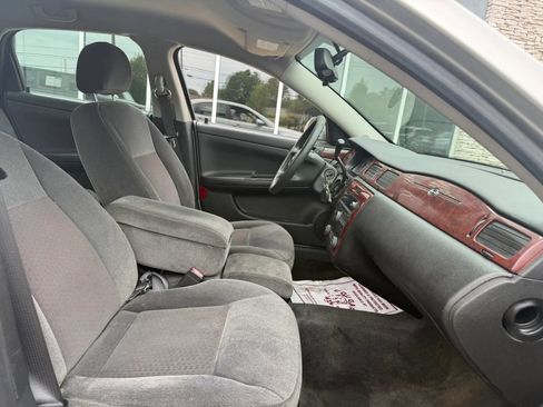 Used 2008 Chevrolet Impala LT FWD image 11