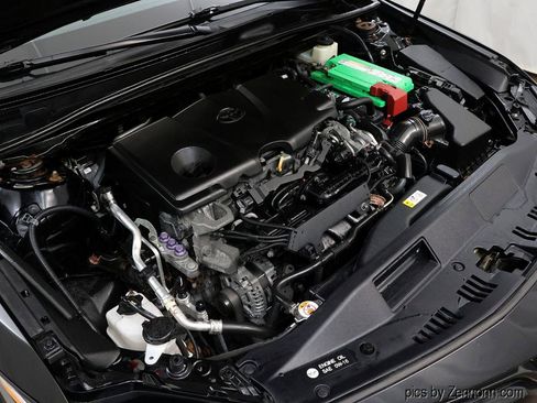 Used 2018 Toyota Camry LE FWD image 31