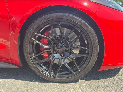 Used 2025 Chevrolet Corvette Z06 RWD image 12