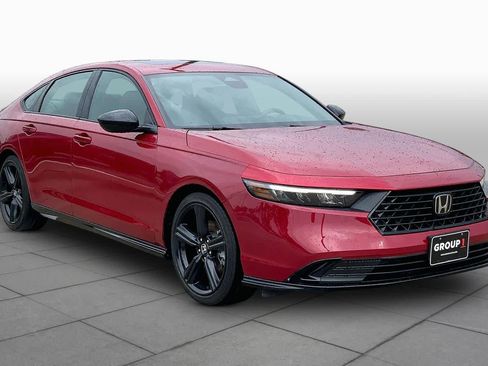 Used 2025 Honda Accord Sport image 3