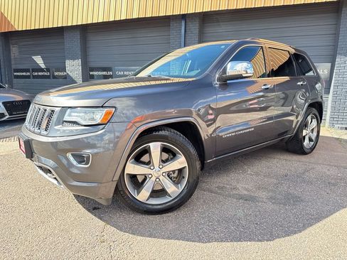Used 2014 Jeep Grand Cherokee Overland w/ Advanced Technology Group AWD/4WD image 2