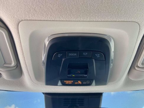 Used 2025 Toyota Corolla LE FWD image 21