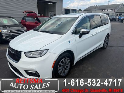 Used 2023 Chrysler Pacifica Limited