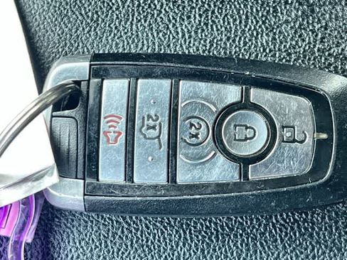 Used 2020 Ford Escape Titanium AWD/4WD image 21
