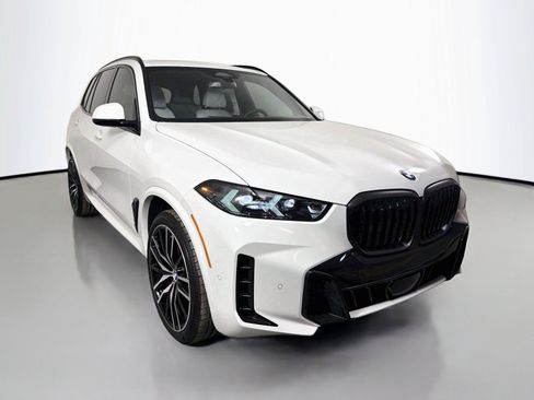 New 2026 BMW X5 xDrive40i w/ M Sport Package AWD/4WD image 3