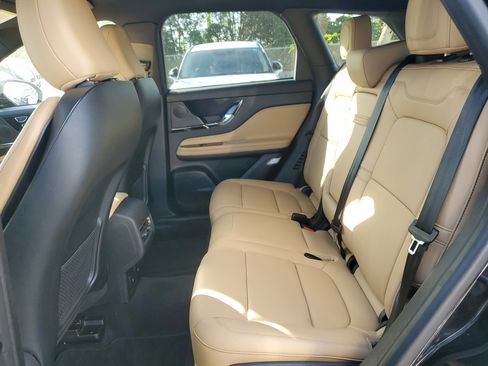 Certified 2023 Lincoln Corsair Reserve image 10