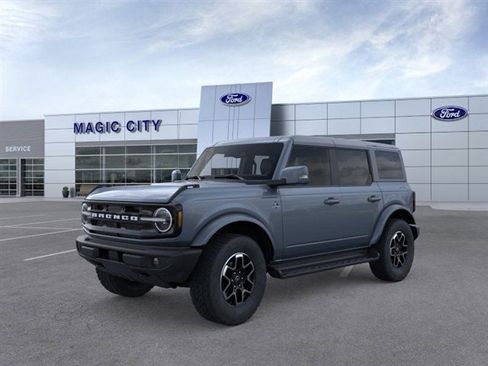 New 2025 Ford Bronco Outer Banks image 1