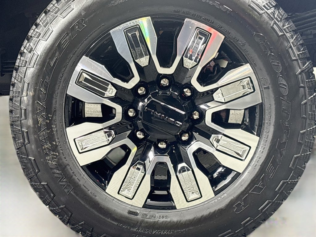 New 2026 GMC Sierra 2500 Denali w/ Denali Reserve Package AWD/4WD image 32
