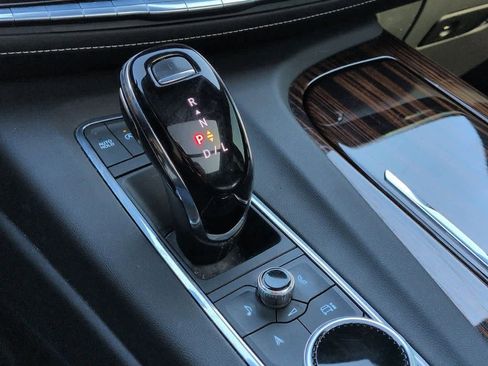 Used 2022 Cadillac Escalade ESV Premium Luxury image 35