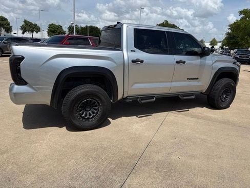 Used 2022 Toyota Tundra SR5 RWD image 6