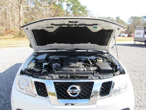 Used 2019 Nissan Frontier SV image 43