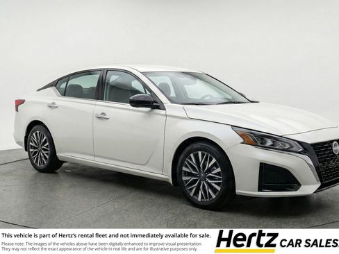 Used 2025 Nissan Altima 2.5 SV FWD image 1