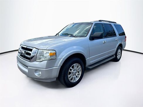 Used 2014 Ford Expedition XLT RWD image 3
