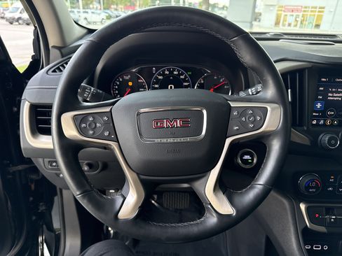 Used 2024 GMC Terrain Denali w/ Denali Premium Package AWD/4WD image 17