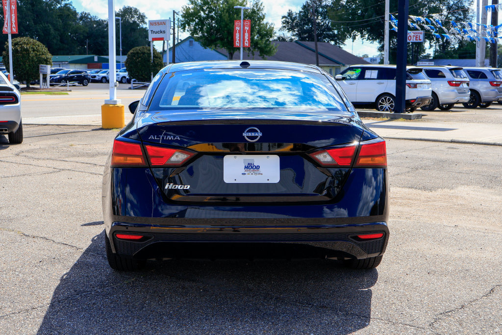 Used 2025 Nissan Altima 2.5 SV FWD image 19