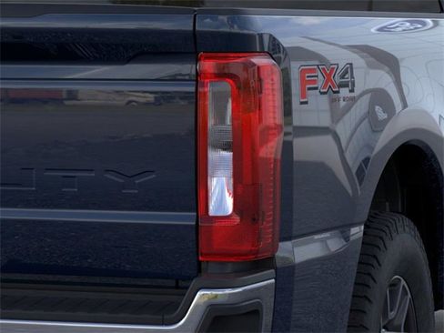 New 2025 Ford F250 XLT w/ FX4 Off-Road Package image 21