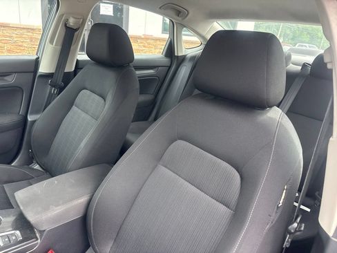 Used 2024 Honda Civic LX image 3