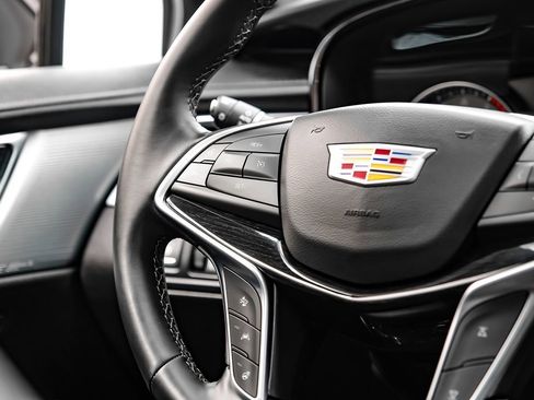 Used 2025 Cadillac XT5 Premium Luxury FWD image 16