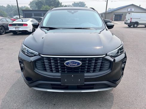 Used 2025 Ford Escape Platinum AWD/4WD image 3