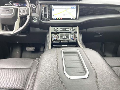 Used 2021 GMC Yukon Denali w/ Denali Premium Package image 29