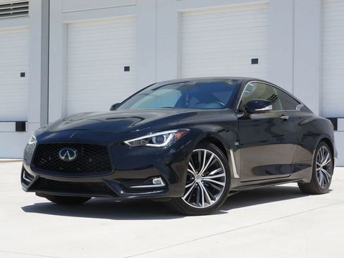 Used 2017 INFINITI Q60 3.0t w/ Premium Plus Package 3.0T AWD/4WD image 4