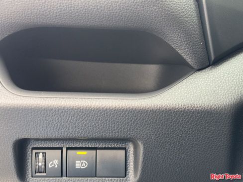 Certified 2025 Toyota RAV4 LE AWD/4WD image 30