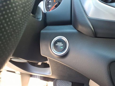 Used 2023 GMC Terrain SLE w/ Driver Convenience Package image 9