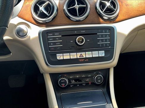 Used 2019 Mercedes-Benz GLA 250 w/ Premium Package image 15