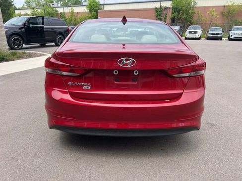 Used 2017 Hyundai Elantra SE FWD image 6