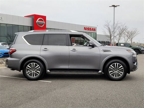 Used 2024 Nissan Armada SL w/ Captain's Chairs Package image 2