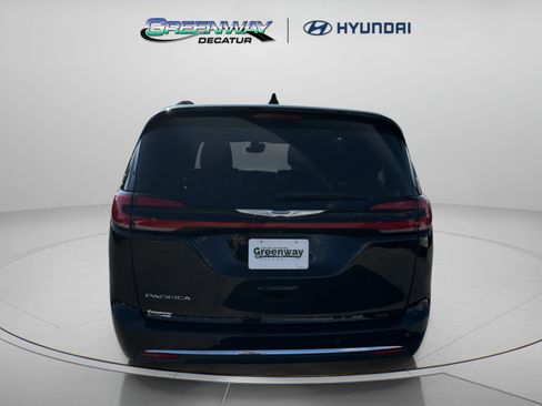 Used 2025 Chrysler Pacifica Select FWD image 7