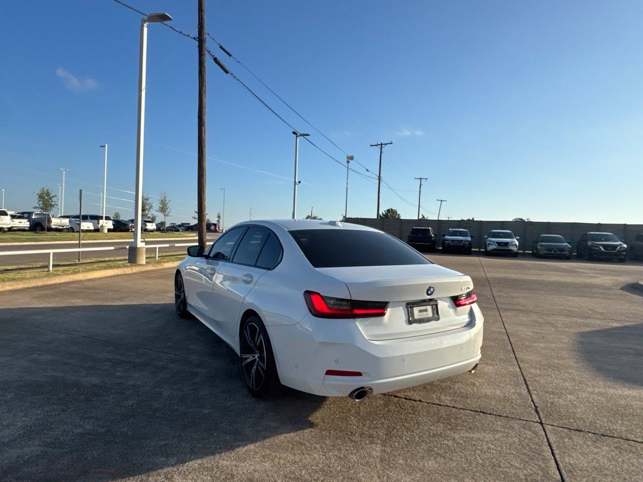 Used 2023 BMW 330i Sedan w/ Premium Package RWD image 17