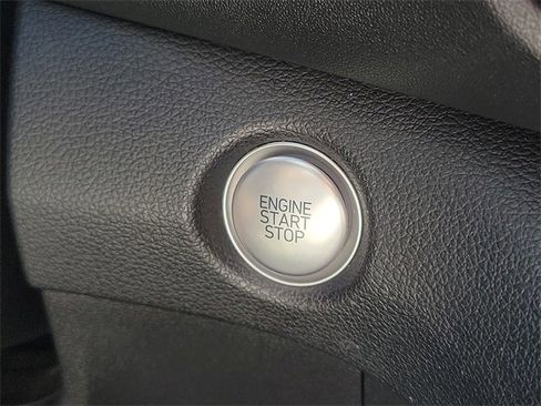 Used 2021 Hyundai Santa Fe SEL w/ Convenience Package image 8