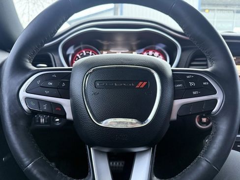 Used 2015 Dodge Challenger SXT Plus image 8