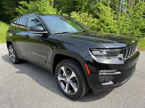 New 2025 Jeep Grand Cherokee Limited w/ Luxury Tech Group II image 5