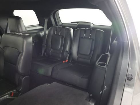 Certified 2018 Ford Explorer XLT w/ Equipment Group 202A image 32