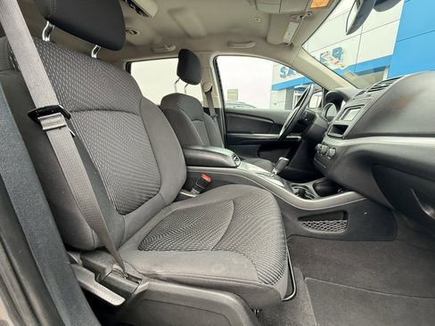 Used 2018 Dodge Journey SE w/ Popular Equipment Group image 10