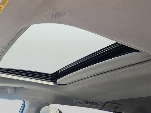 Used 2024 Toyota Sienna XLE image 15