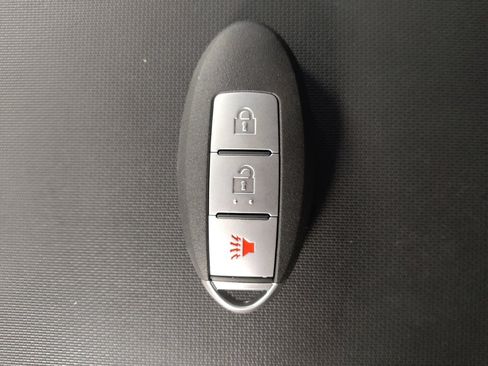 Used 2017 Nissan Titan S AWD/4WD image 32