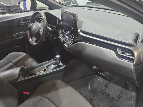 Used 2019 Toyota C-HR LE FWD image 20