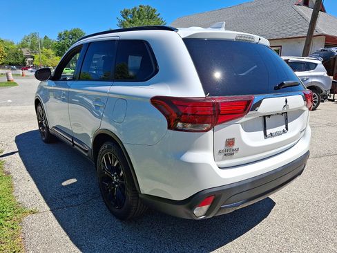 Used 2018 Mitsubishi Outlander SE FWD image 4