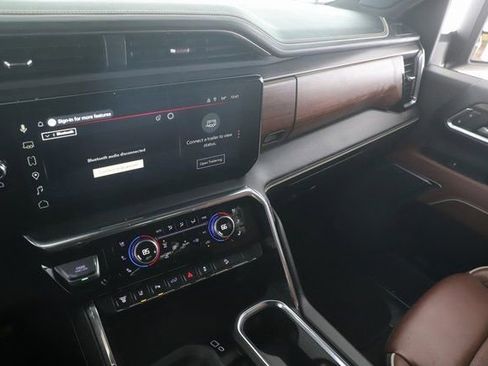 Used 2025 GMC Sierra 2500 Denali Ultimate image 29