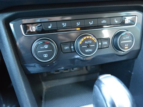 Used 2019 Volkswagen Tiguan SE AWD/4WD image 25