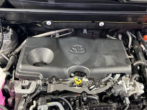 Used 2025 Toyota RAV4 XLE image 29