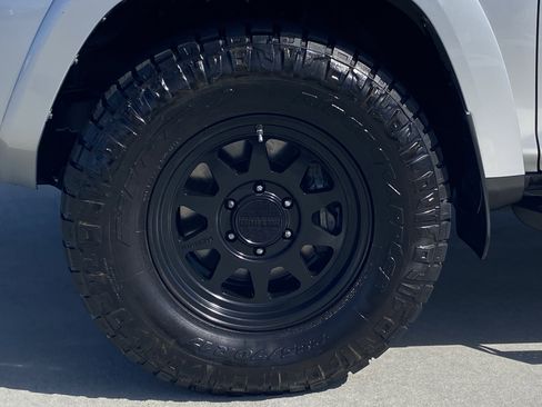 Certified 2019 Toyota 4Runner SR5 image 8